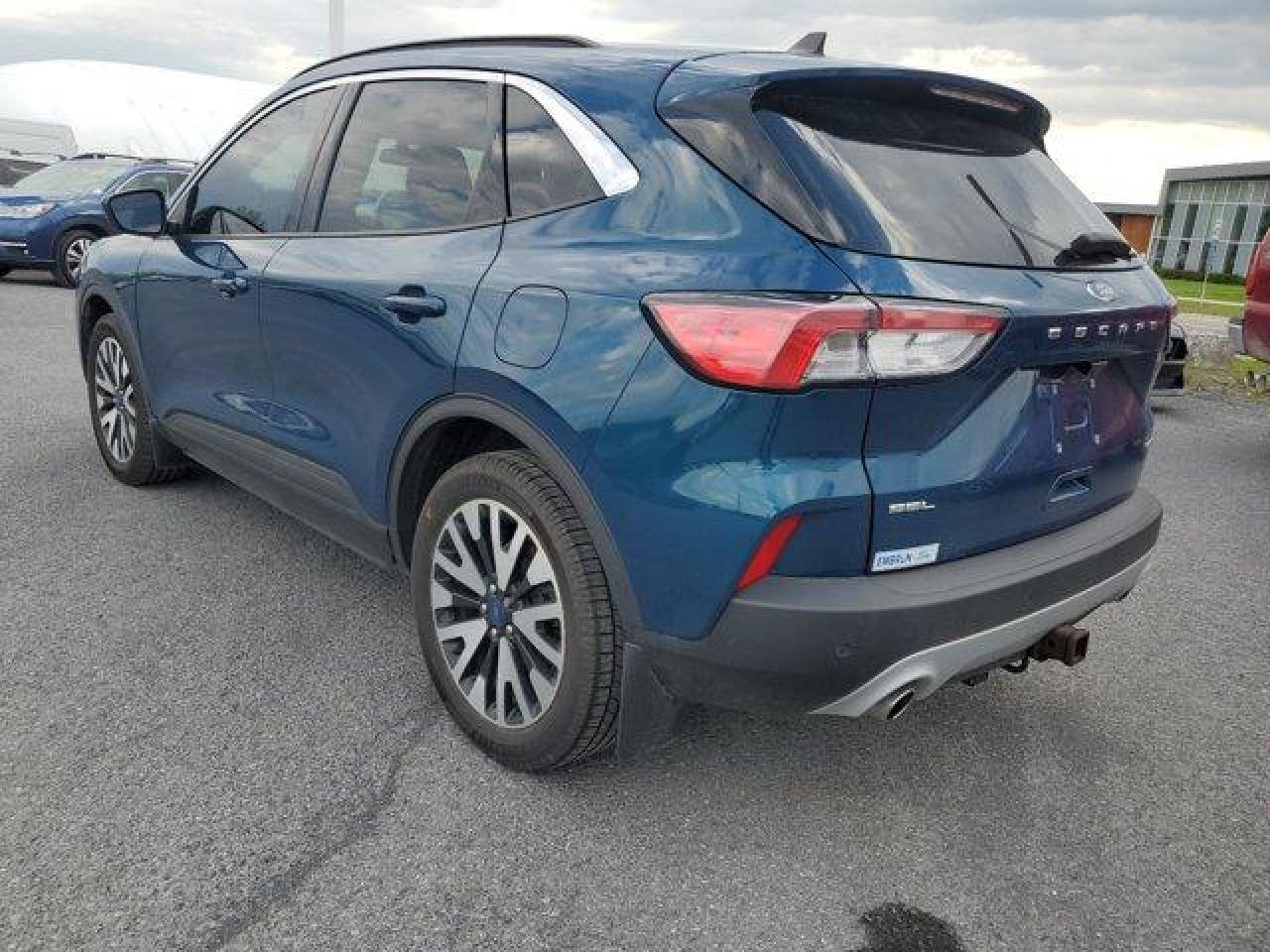 2020 Ford Escape SEL Photo2