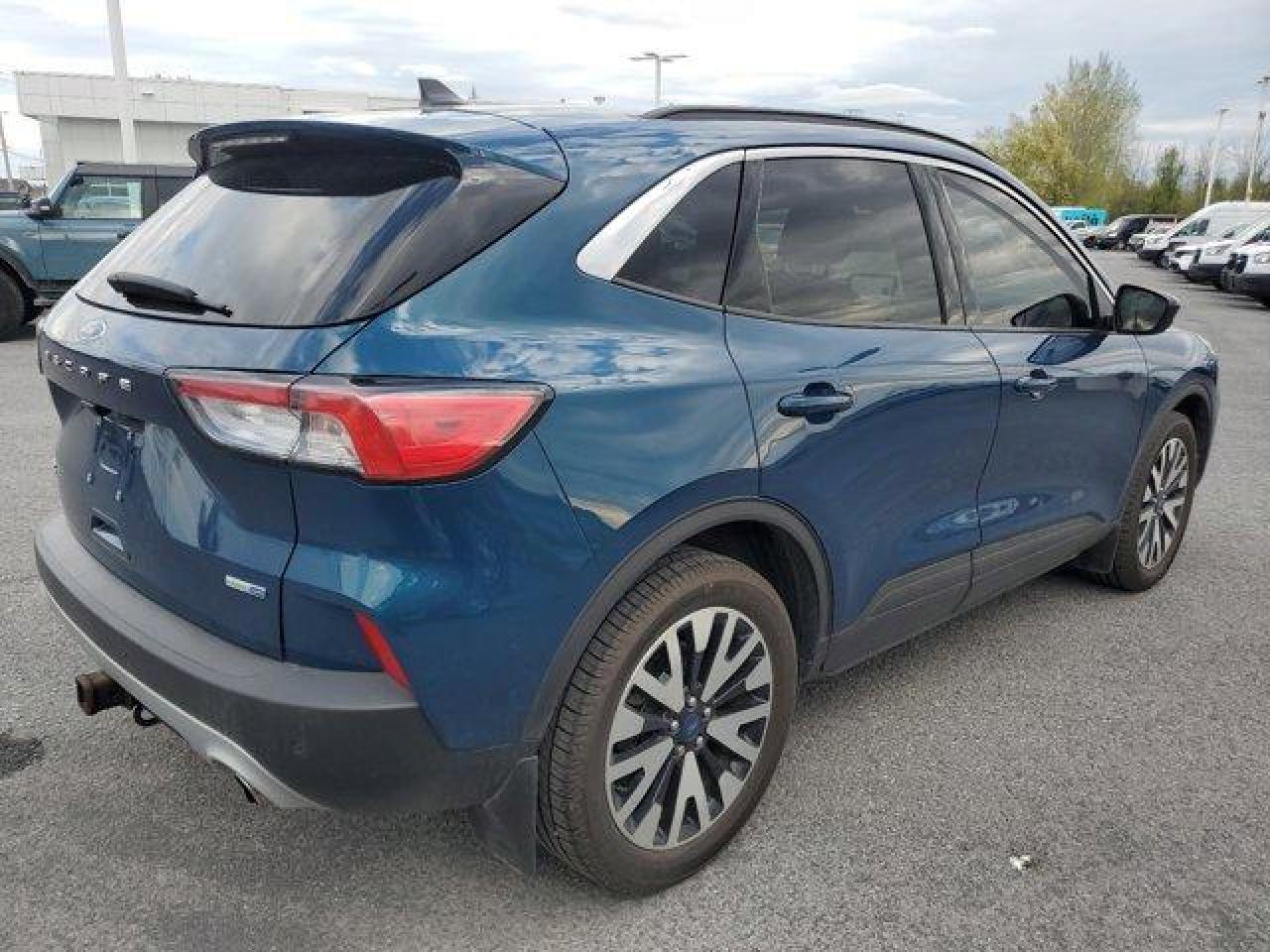 2020 Ford Escape SEL Photo4