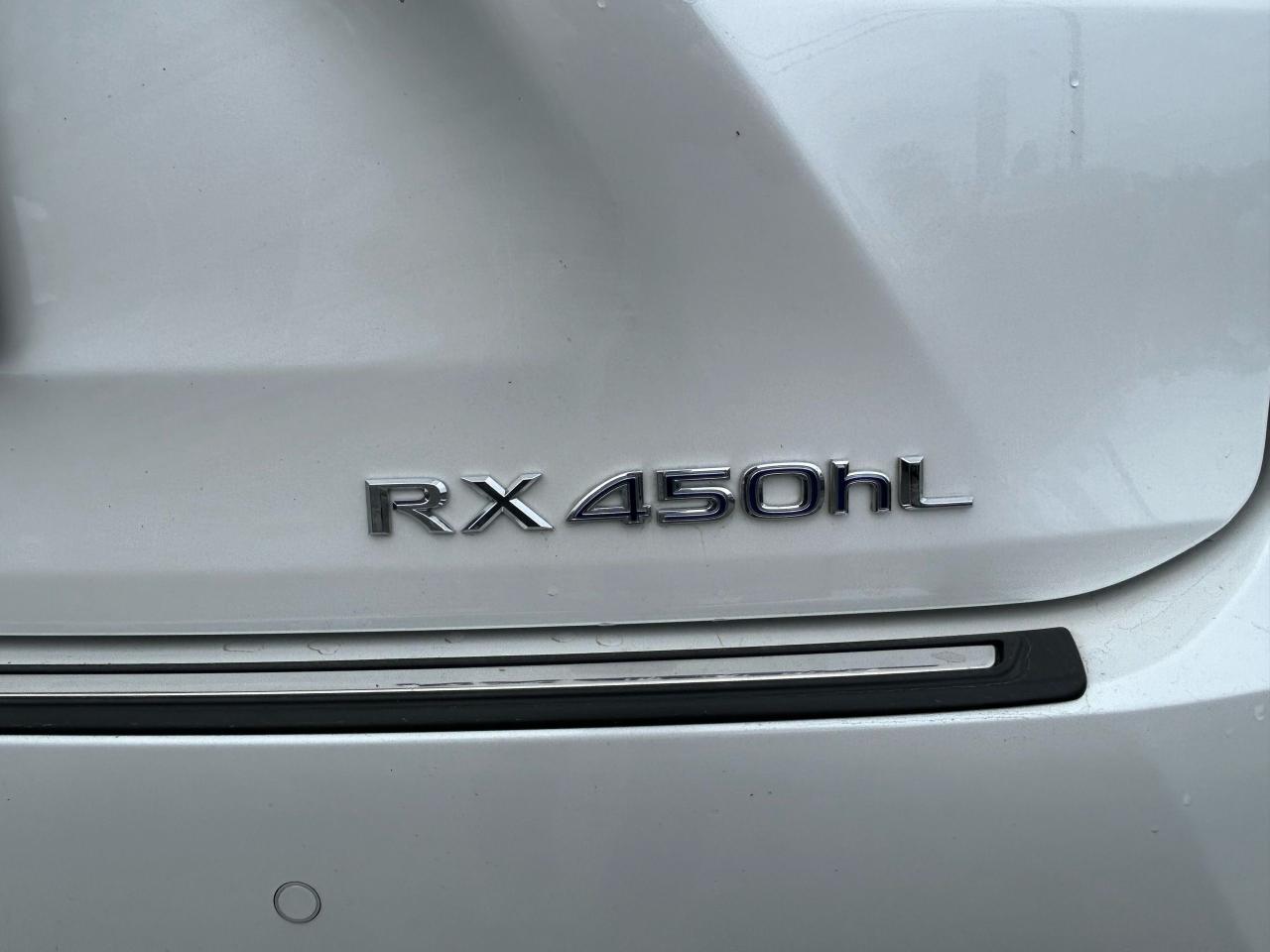 2022 Lexus RX RX 450HL Only 3383 km - Photo #35