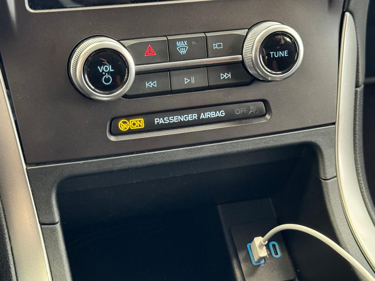 2021 Ford Edge SE AWD+ApplePlay+Lane Keep+Camera+CLEAN CARFAX - Photo #40
