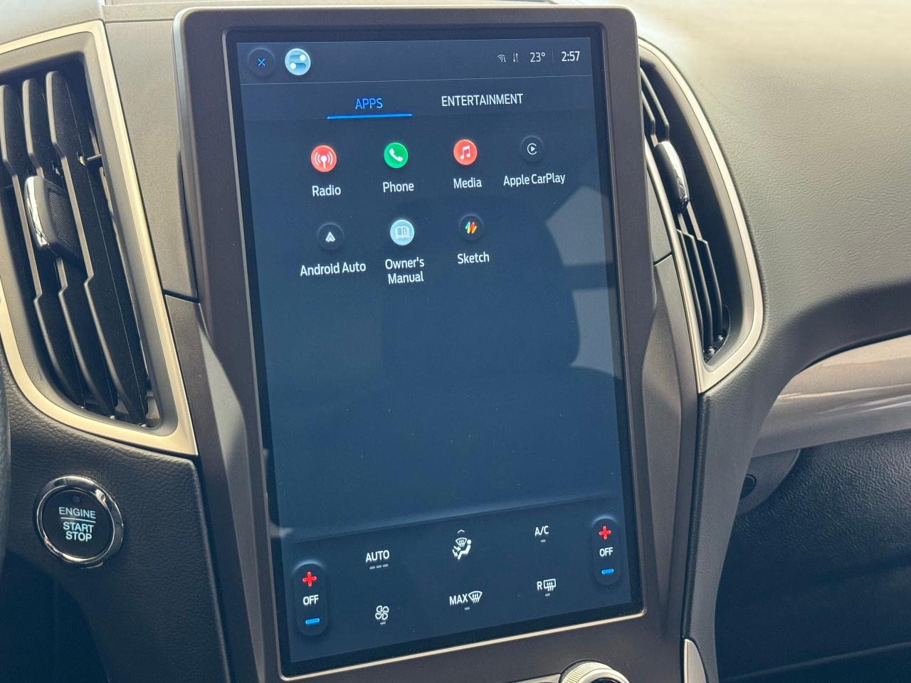 2021 Ford Edge SE AWD+ApplePlay+Lane Keep+Camera+CLEAN CARFAX Photo100