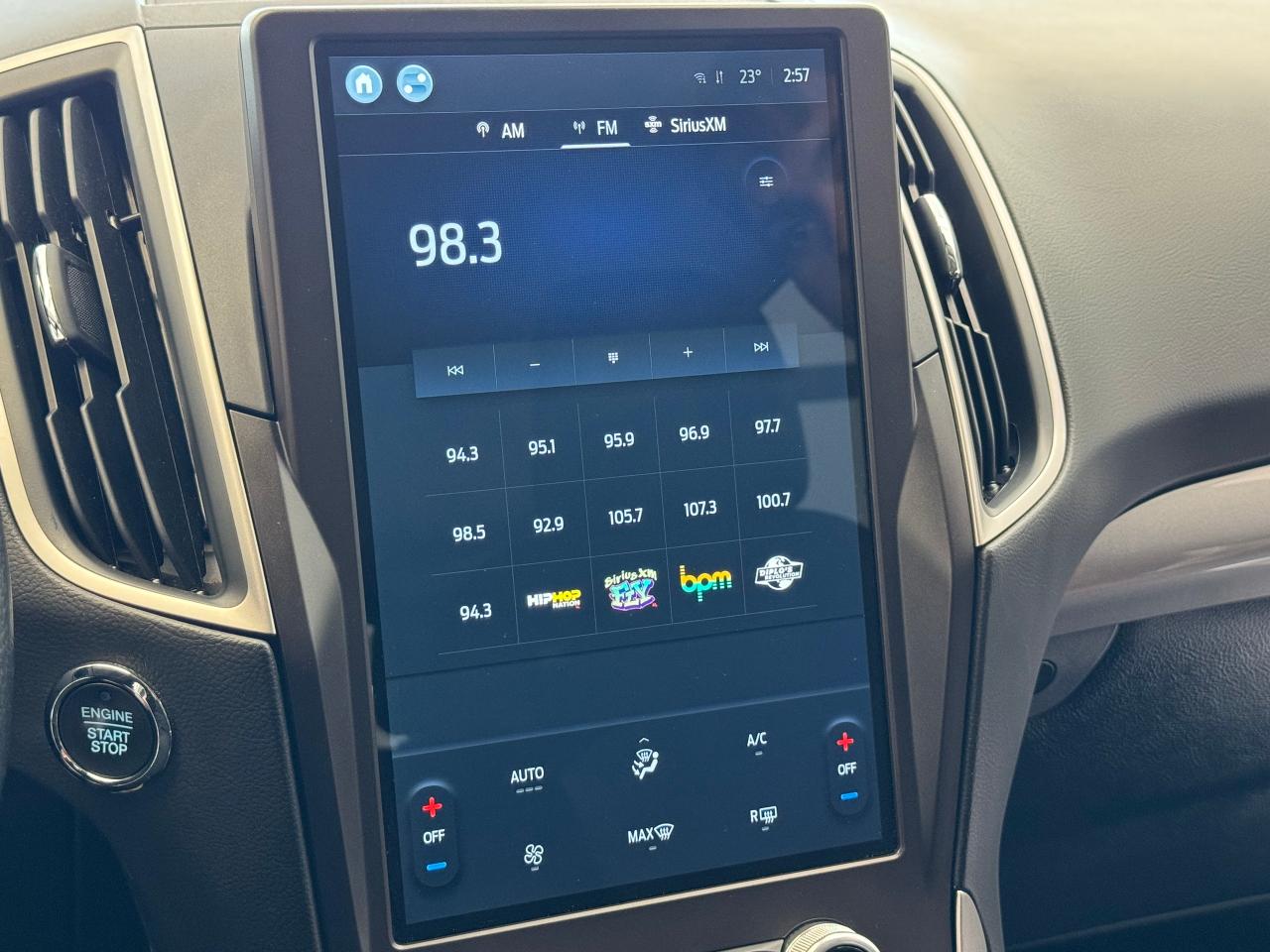 2021 Ford Edge SE AWD+ApplePlay+Lane Keep+Camera+CLEAN CARFAX Photo101