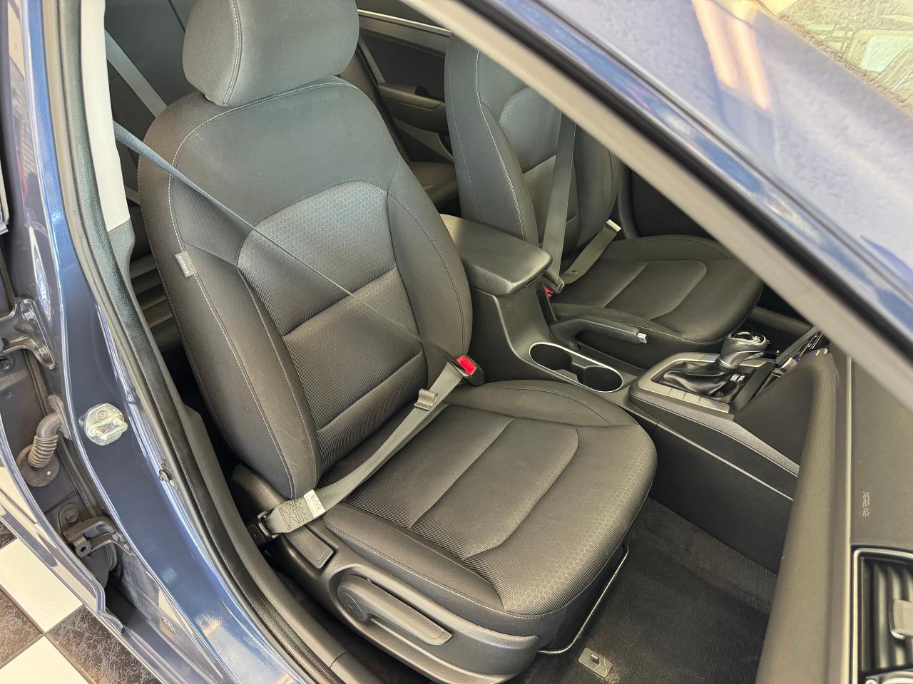2018 Hyundai Elantra GL SE+Roof+Push Start+ApplePlay+BSM+CLEAN CARFAX Photo89