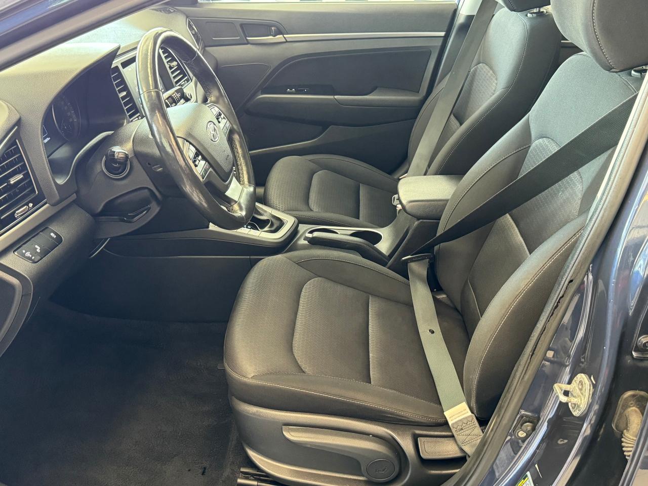 2018 Hyundai Elantra GL SE+Roof+Push Start+ApplePlay+BSM+CLEAN CARFAX - Photo #19