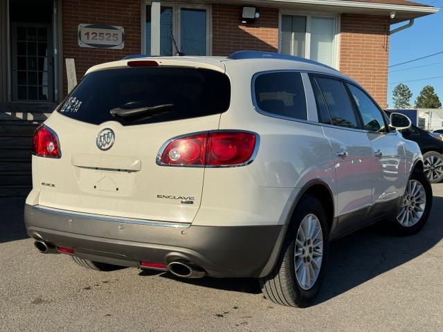 2009 Buick Enclave CXL / 7 PASS / CLEAN CARFAX / LEATHER / PANO Photo4