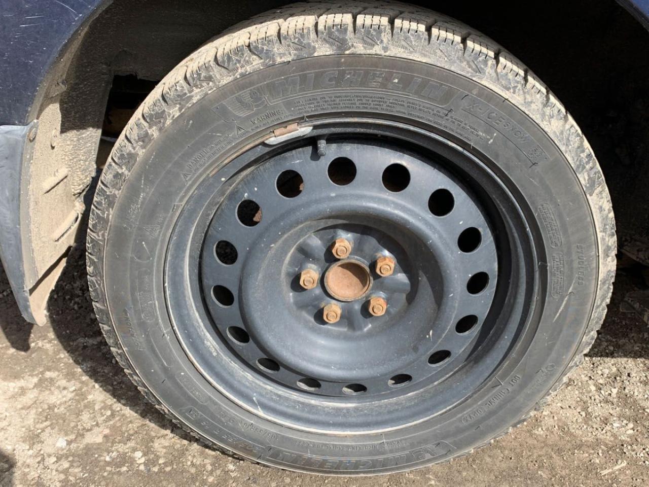 2005 Toyota Matrix  Photo3