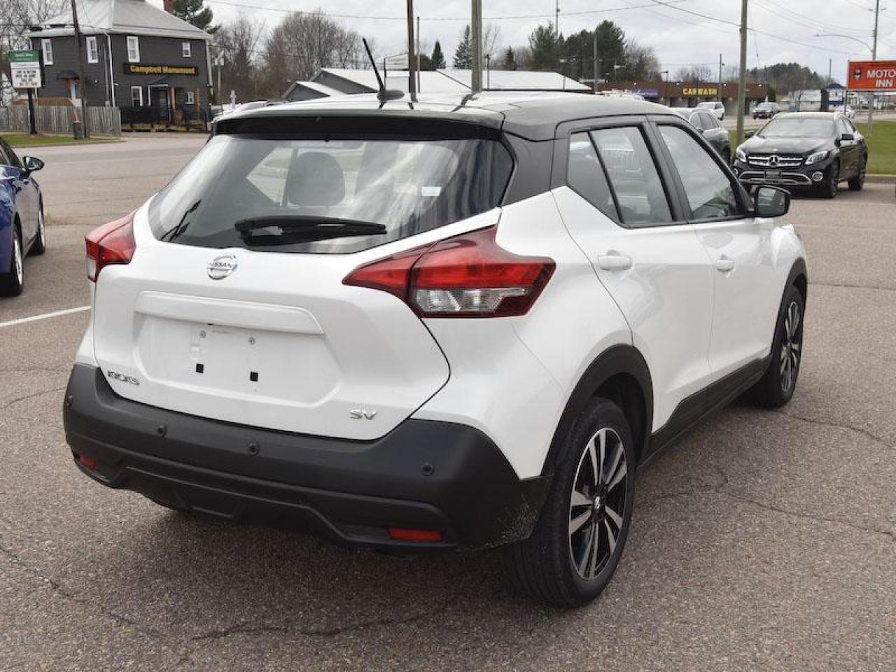 2020 Nissan Kicks SV - Photo #3