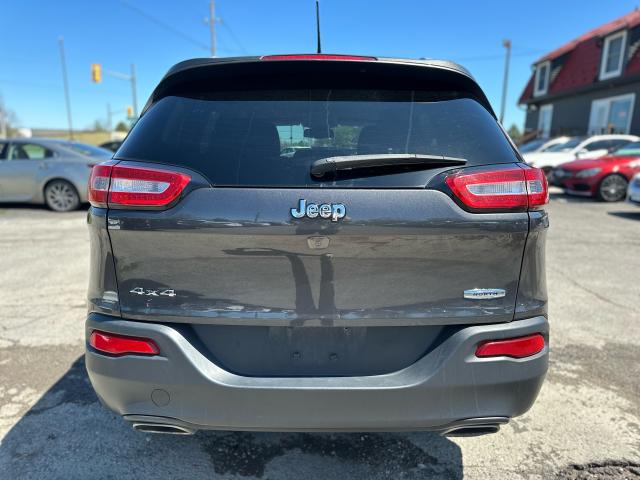2015 Jeep Cherokee Heated Seats, back up camera, CERTIFIED 4WD Photo3