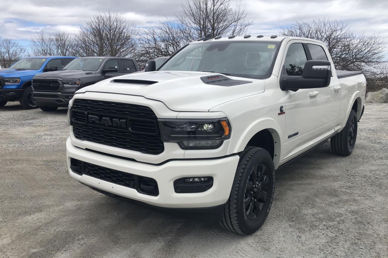 New 2024 RAM 3500 LIMITED 4X4 CREW CAB 6'4