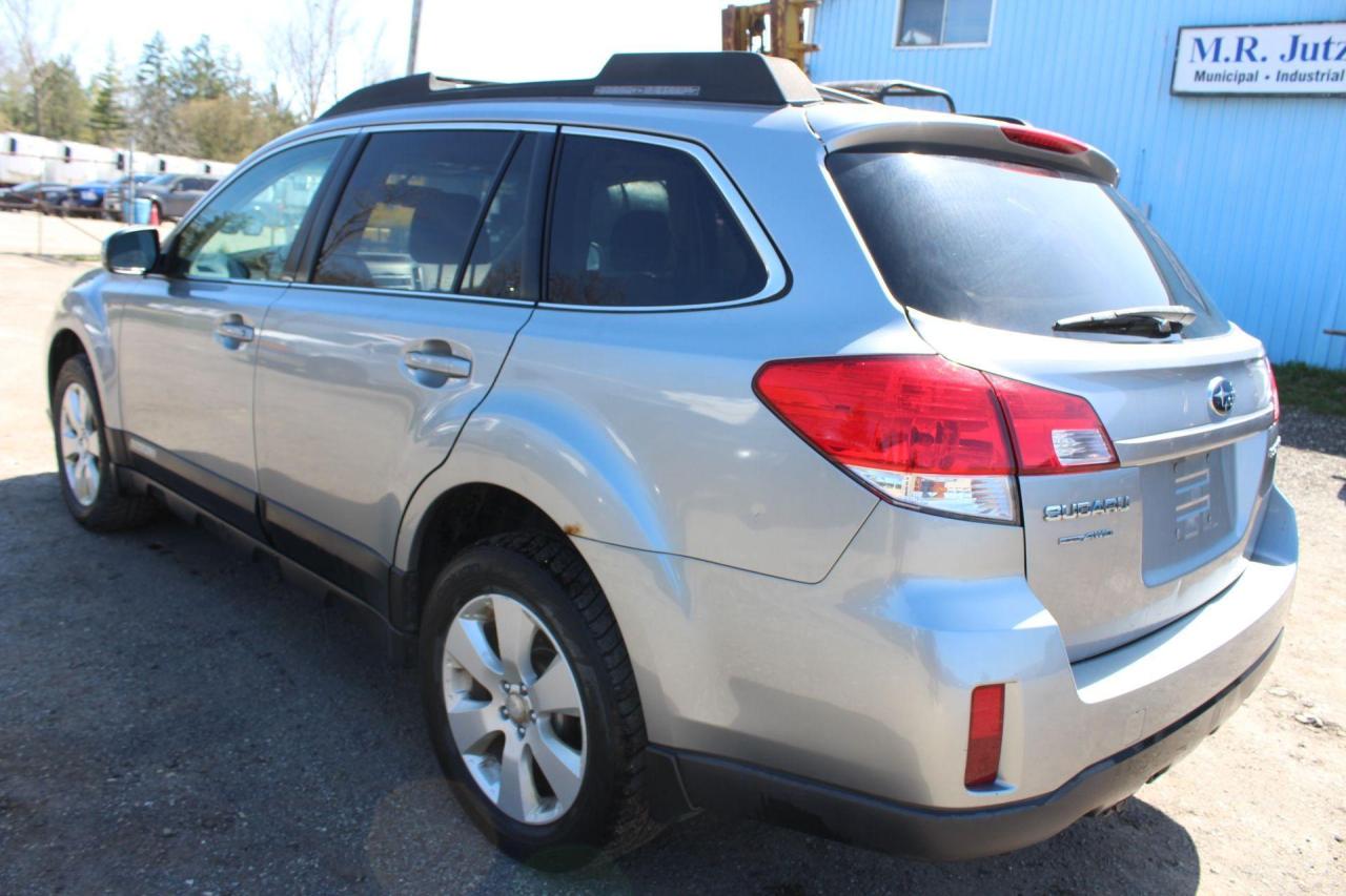2011 Subaru Outback  Photo