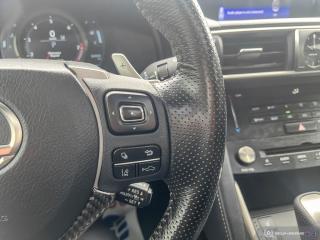 2018 Lexus IS 300 F SPORT / LEATHER / AWD / ROOF / HTD SEATS - Photo #22