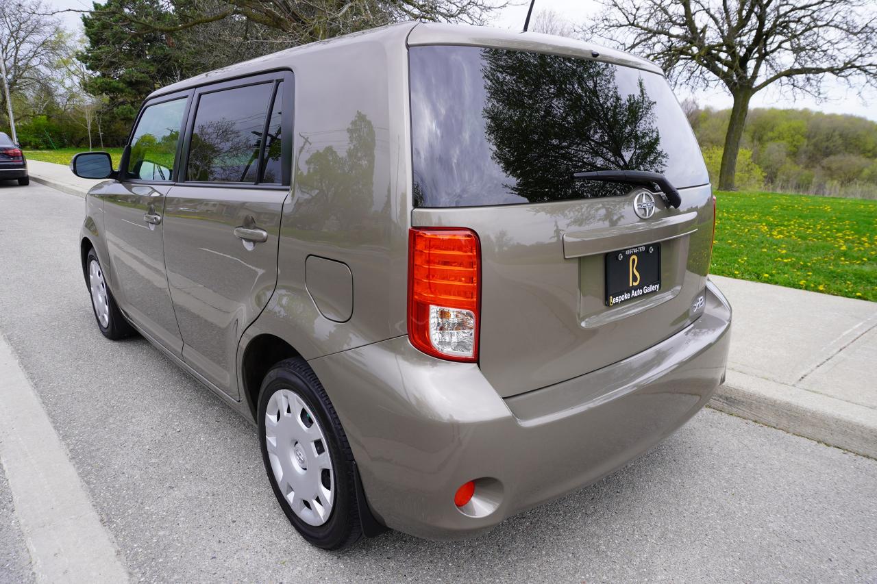 2012 Scion xB 1 OWNER / LOW KM'S /STUNNING COLOR / WELL SERVICED Photo2