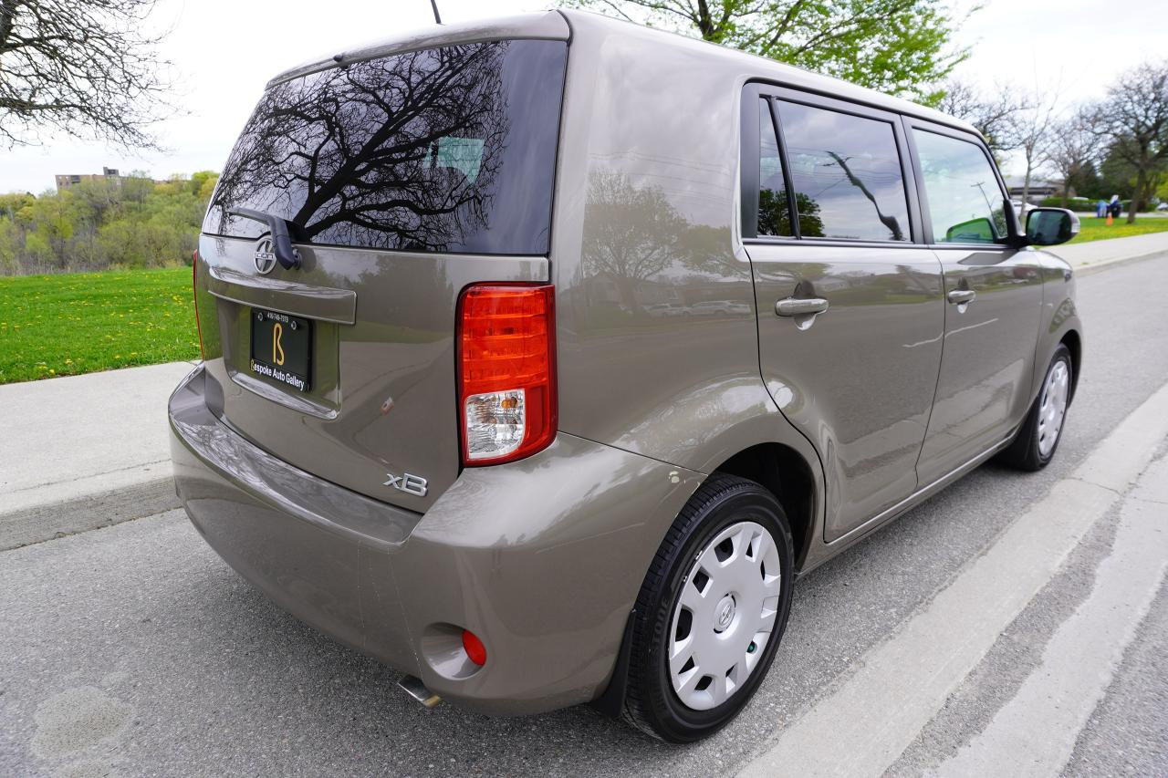 2012 Scion xB 1 OWNER / LOW KM'S /STUNNING COLOR / WELL SERVICED Photo3