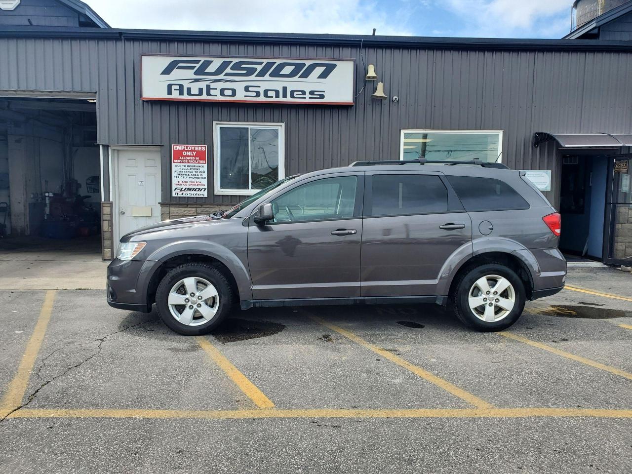 2015 Dodge Journey SXT-V6-7 PASSENGER THIRD ROW - Photo #2