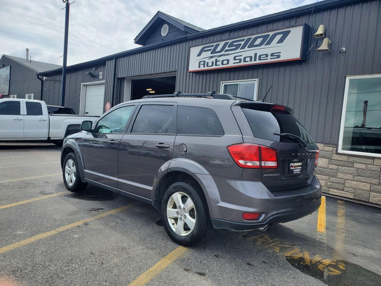 2015 Dodge Journey SXT-V6-7 PASSENGER THIRD ROW - Photo #3