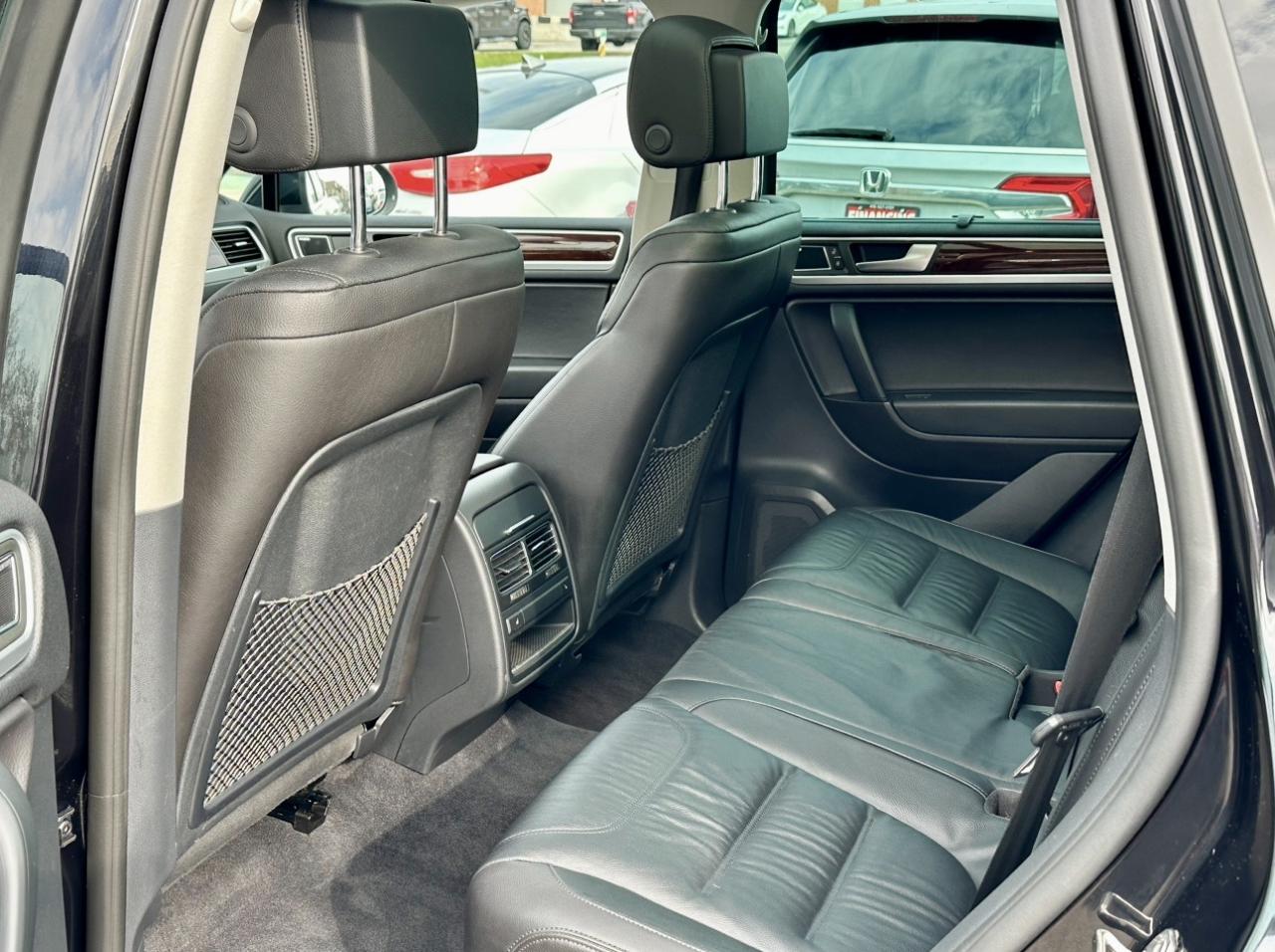 2014 Volkswagen Touareg 4dr TDI Execline - Photo #9