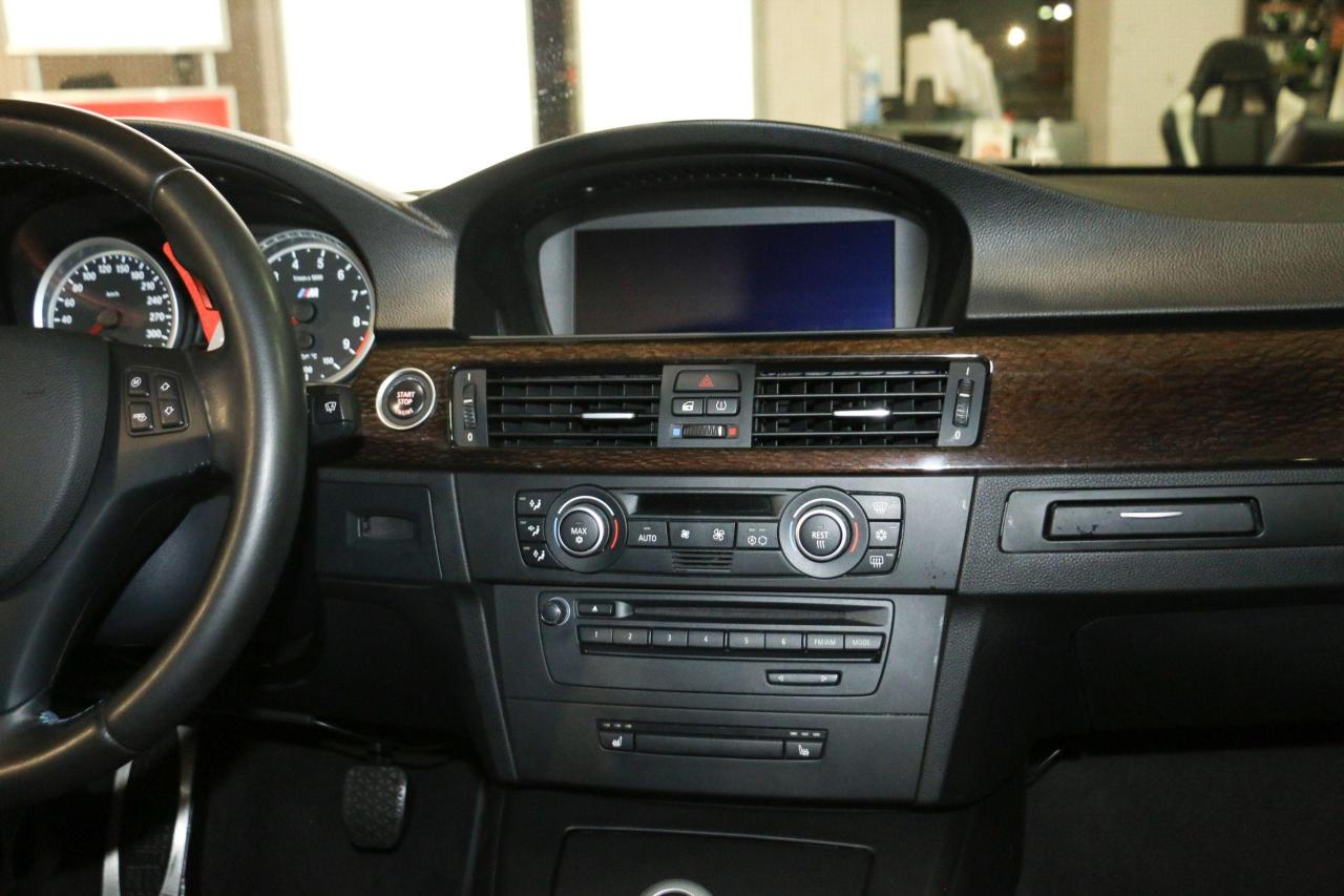2009 BMW M3 - LEATHER|SUNROOF|NAVIGATION|HEATED SEATS - Photo #17