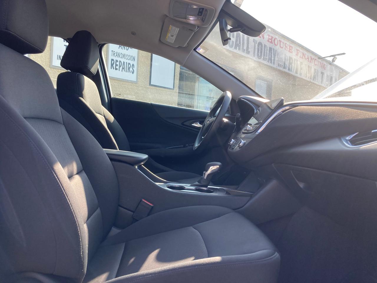 2021 Chevrolet Malibu LT - Photo #10