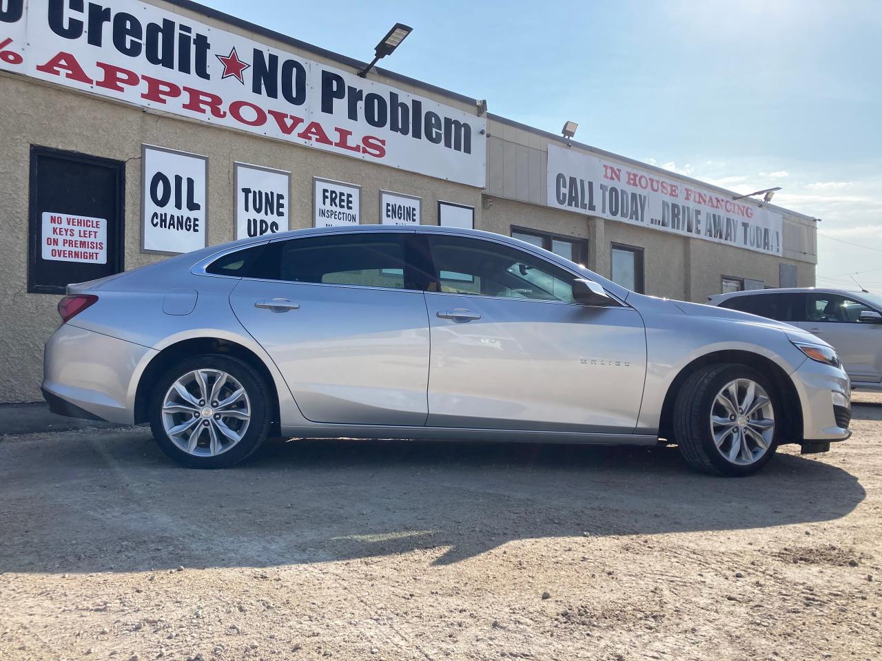 2021 Chevrolet Malibu LT - Photo #2