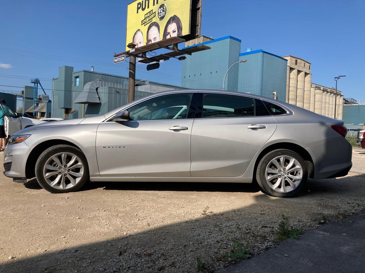 2021 Chevrolet Malibu LT - Photo #3