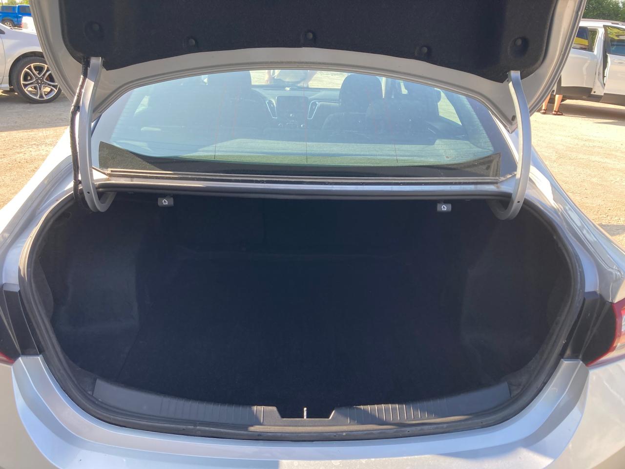 2021 Chevrolet Malibu LT - Photo #6