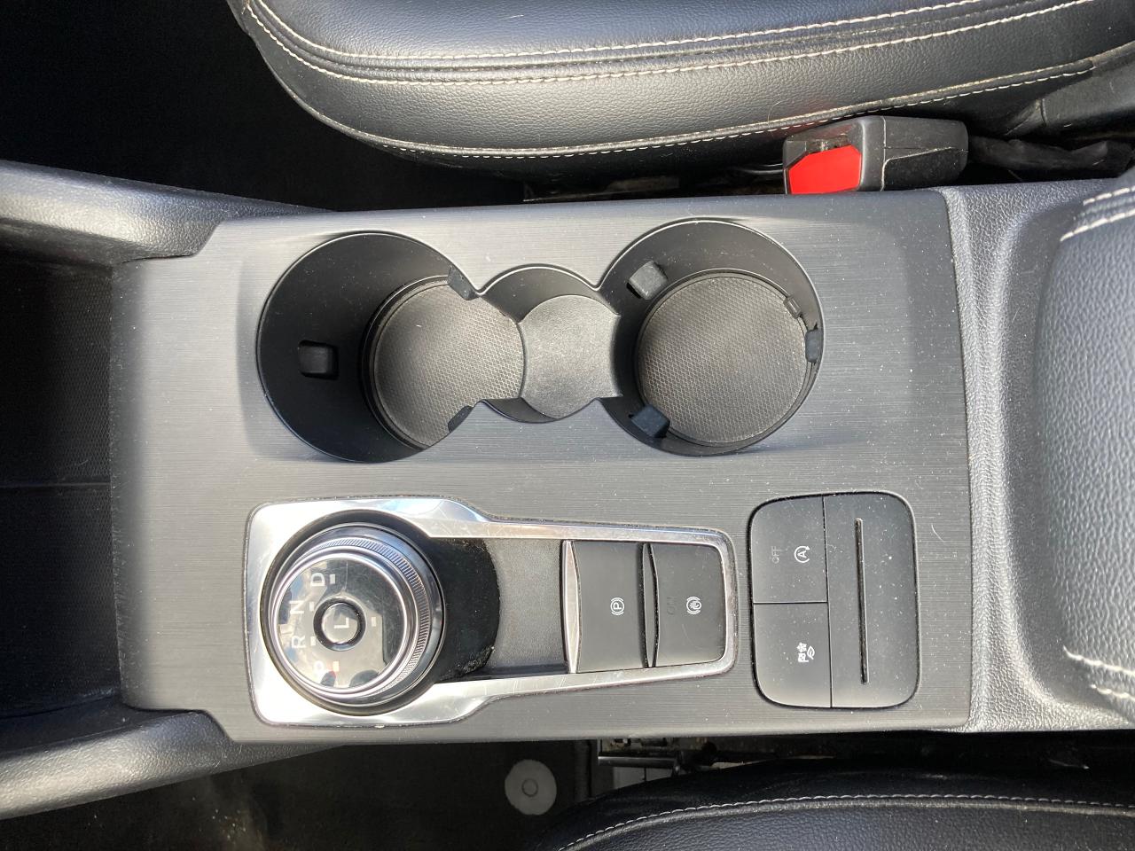 2020 Ford Escape SEL AWD - Photo #17