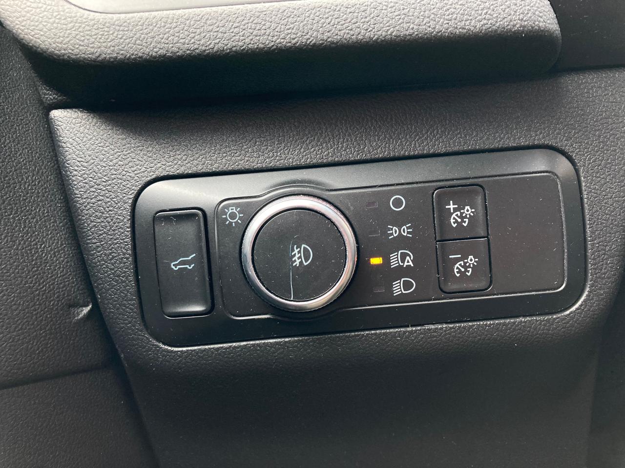2020 Ford Escape SEL AWD - Photo #21