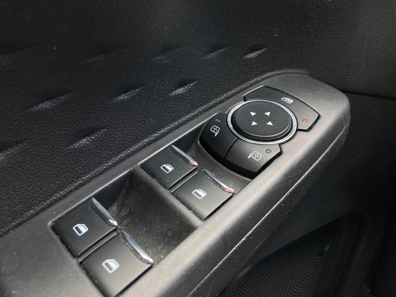 2020 Ford Escape SEL AWD - Photo #22