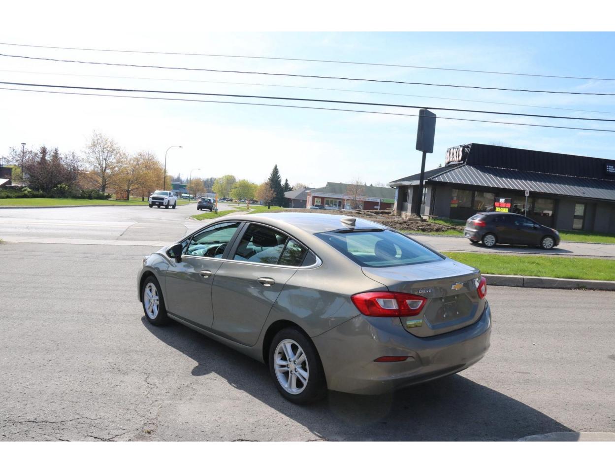 2017 Chevrolet Cruze LT AUTO - Photo #7