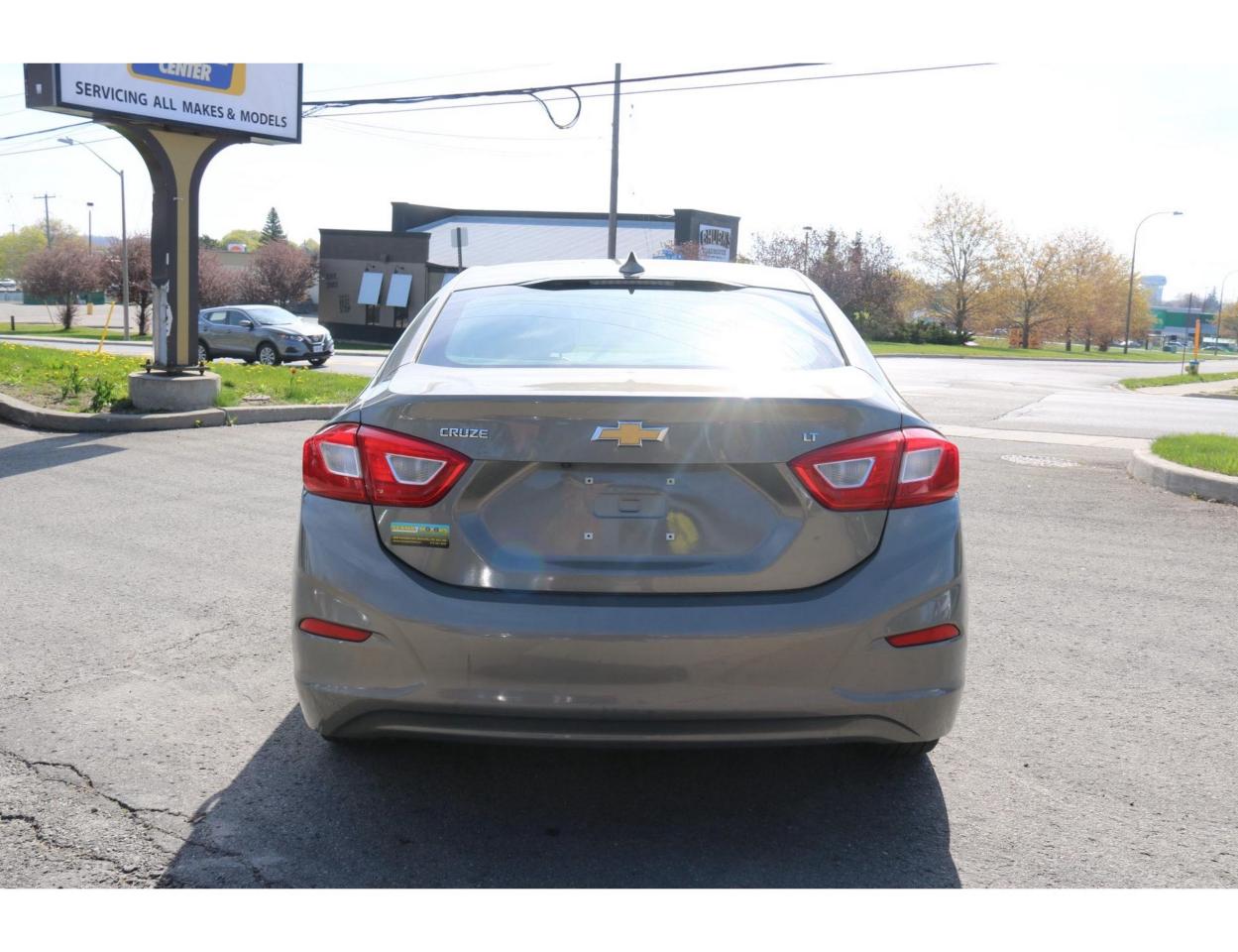 2017 Chevrolet Cruze LT AUTO - Photo #8