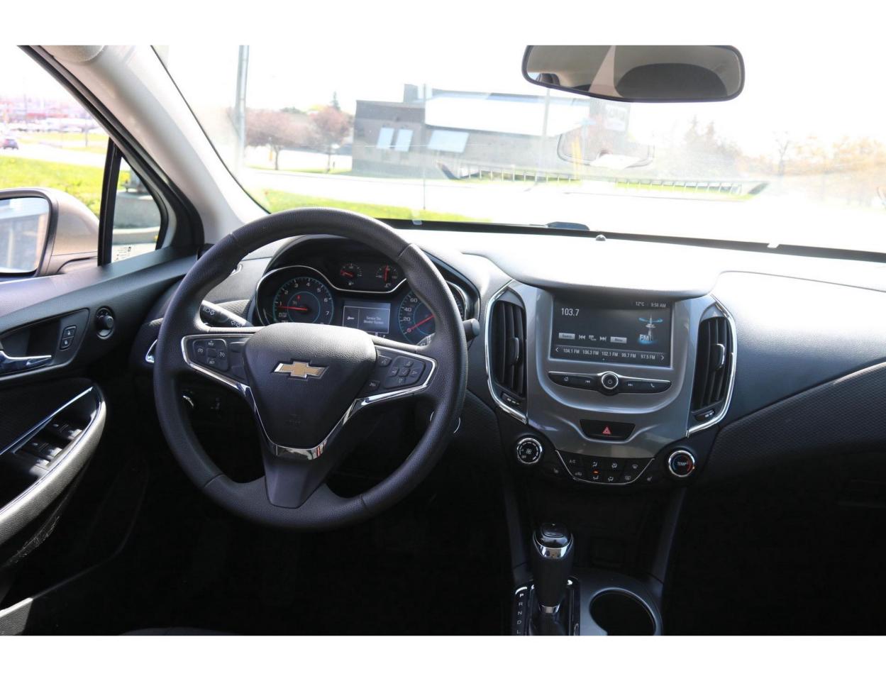 2017 Chevrolet Cruze LT AUTO - Photo #14