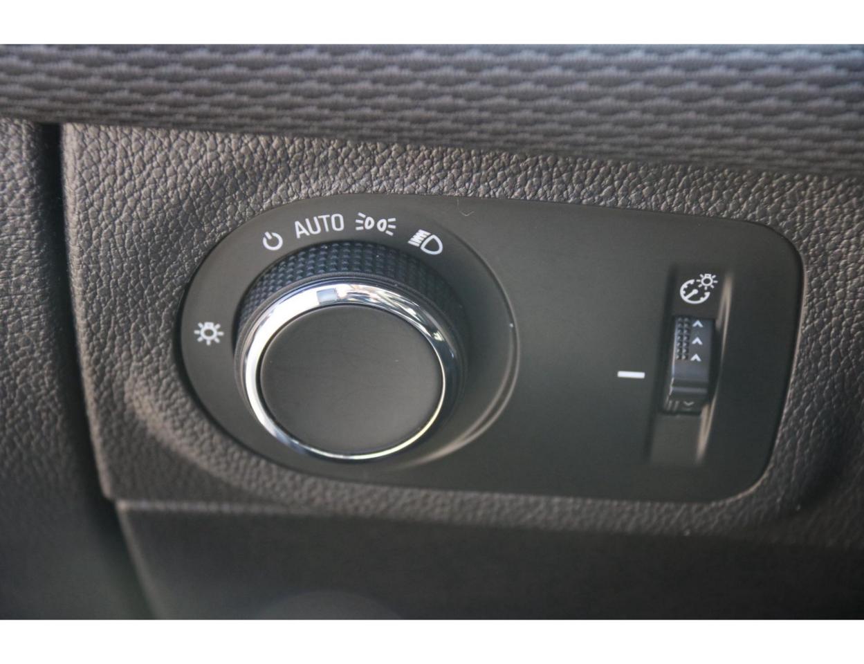 2017 Chevrolet Cruze LT AUTO - Photo #18