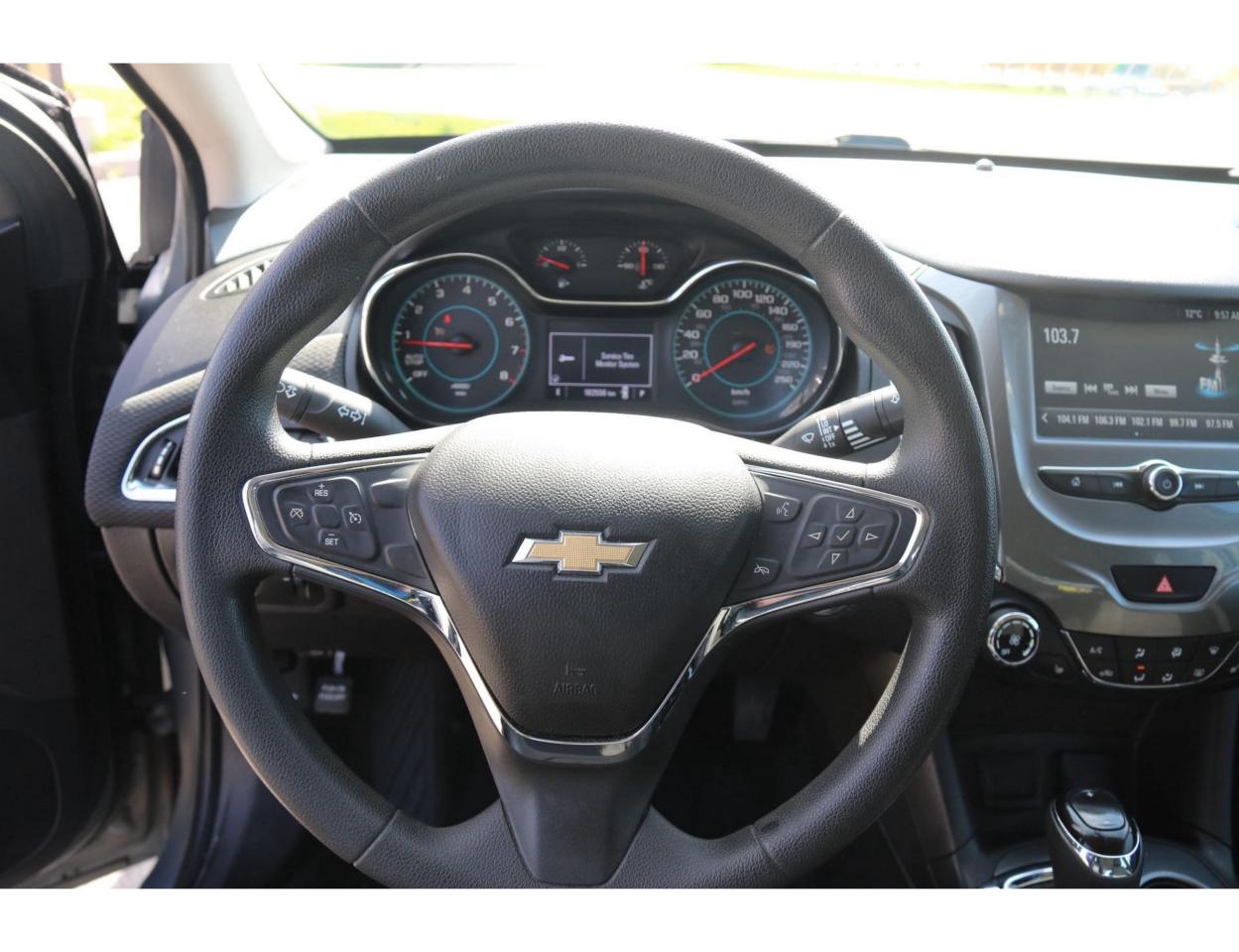 2017 Chevrolet Cruze LT AUTO - Photo #19