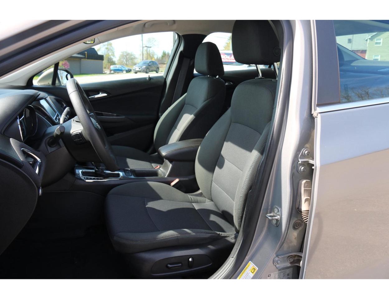 2017 Chevrolet Cruze LT AUTO - Photo #13