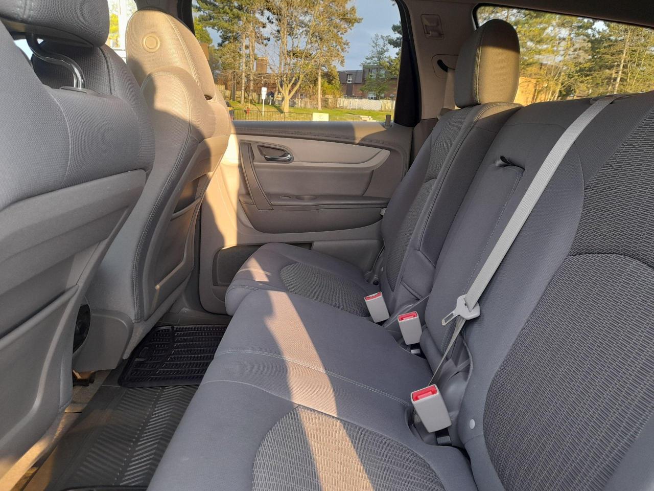 2017 Chevrolet Traverse EXTRA CLEAN-AWD-7 SEATS-BK UP CAM-BLUETOOTH-AUX - Photo #7
