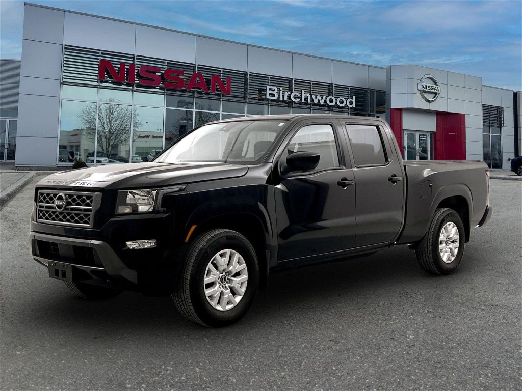 Used 2022 Nissan Frontier SV Accident Free Low KM's for Sale in Winnipeg, Manitoba
