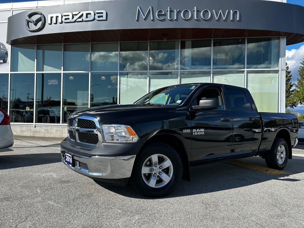 Used 2016 RAM 1500 Crew Cab 4x4 ST (149 WB - 6.4 Box) for Sale in Burnaby, British Columbia