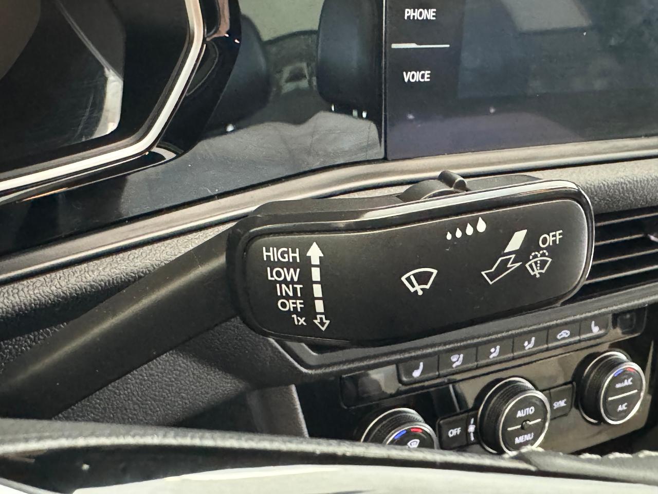 2019 Volkswagen Jetta Highline R-Line+Adaptive Cruise+CLEAN CARFAX Photo122