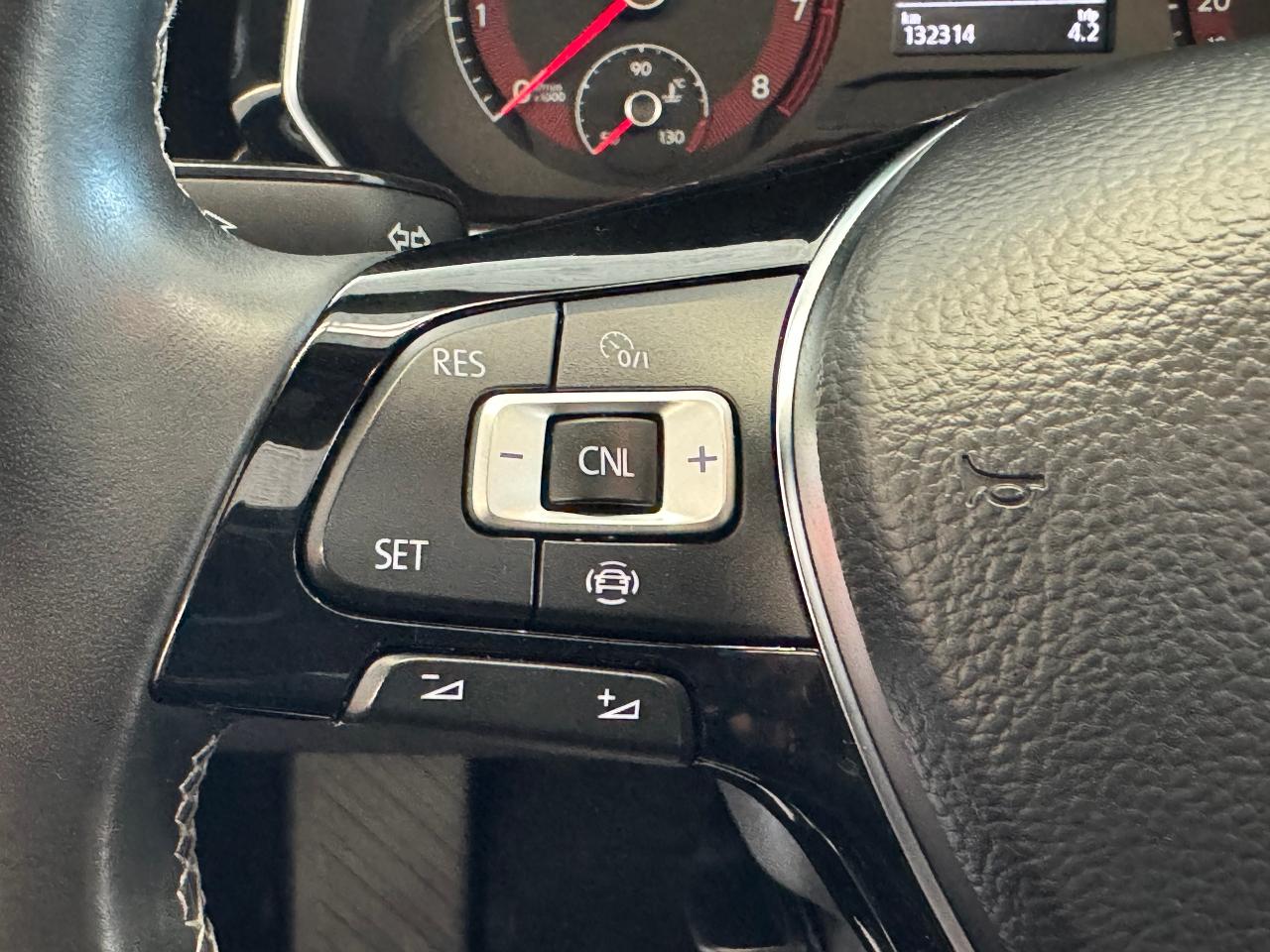 2019 Volkswagen Jetta Highline R-Line+Adaptive Cruise+CLEAN CARFAX Photo121