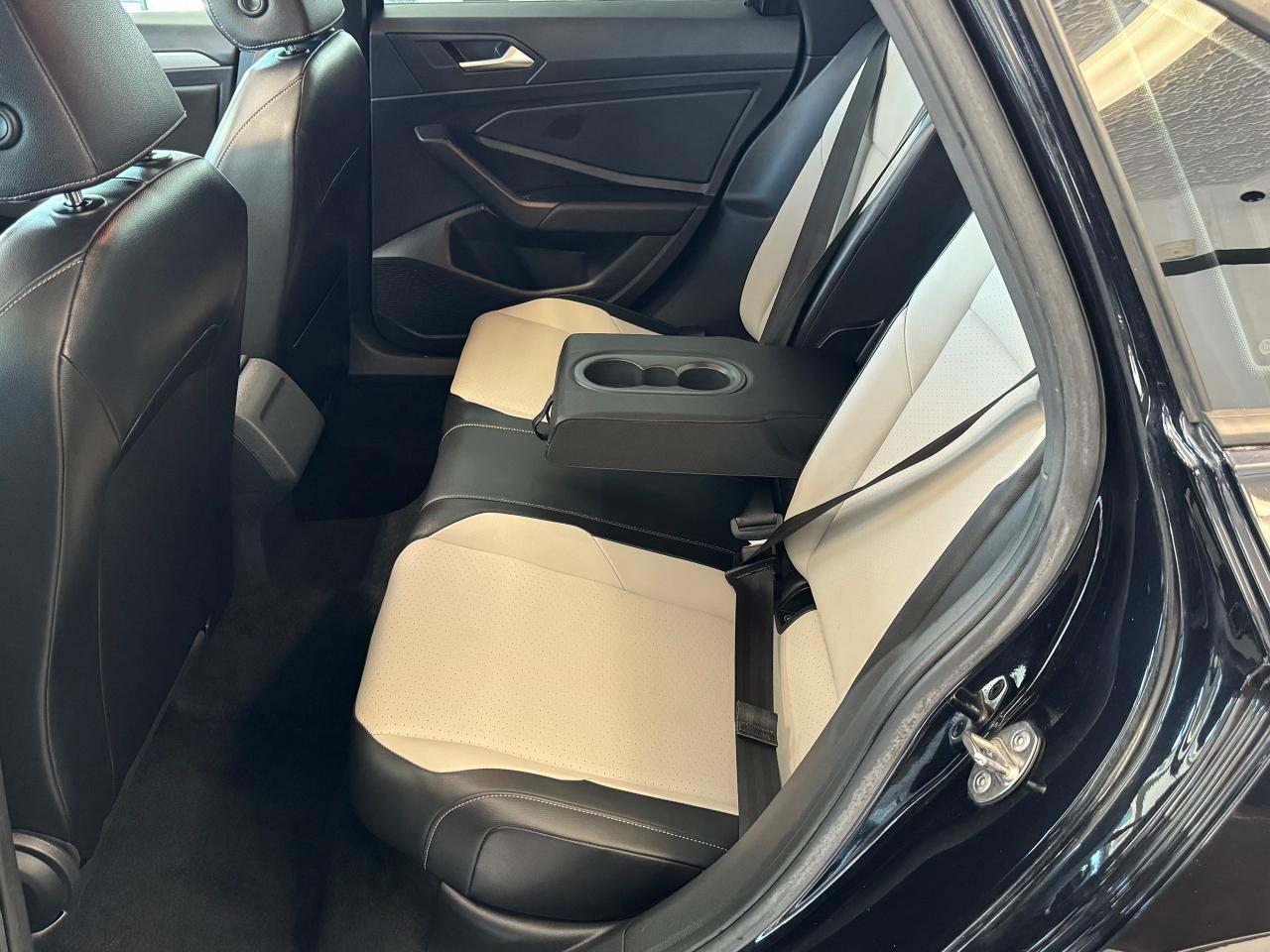2019 Volkswagen Jetta Highline R-Line+Adaptive Cruise+CLEAN CARFAX Photo97