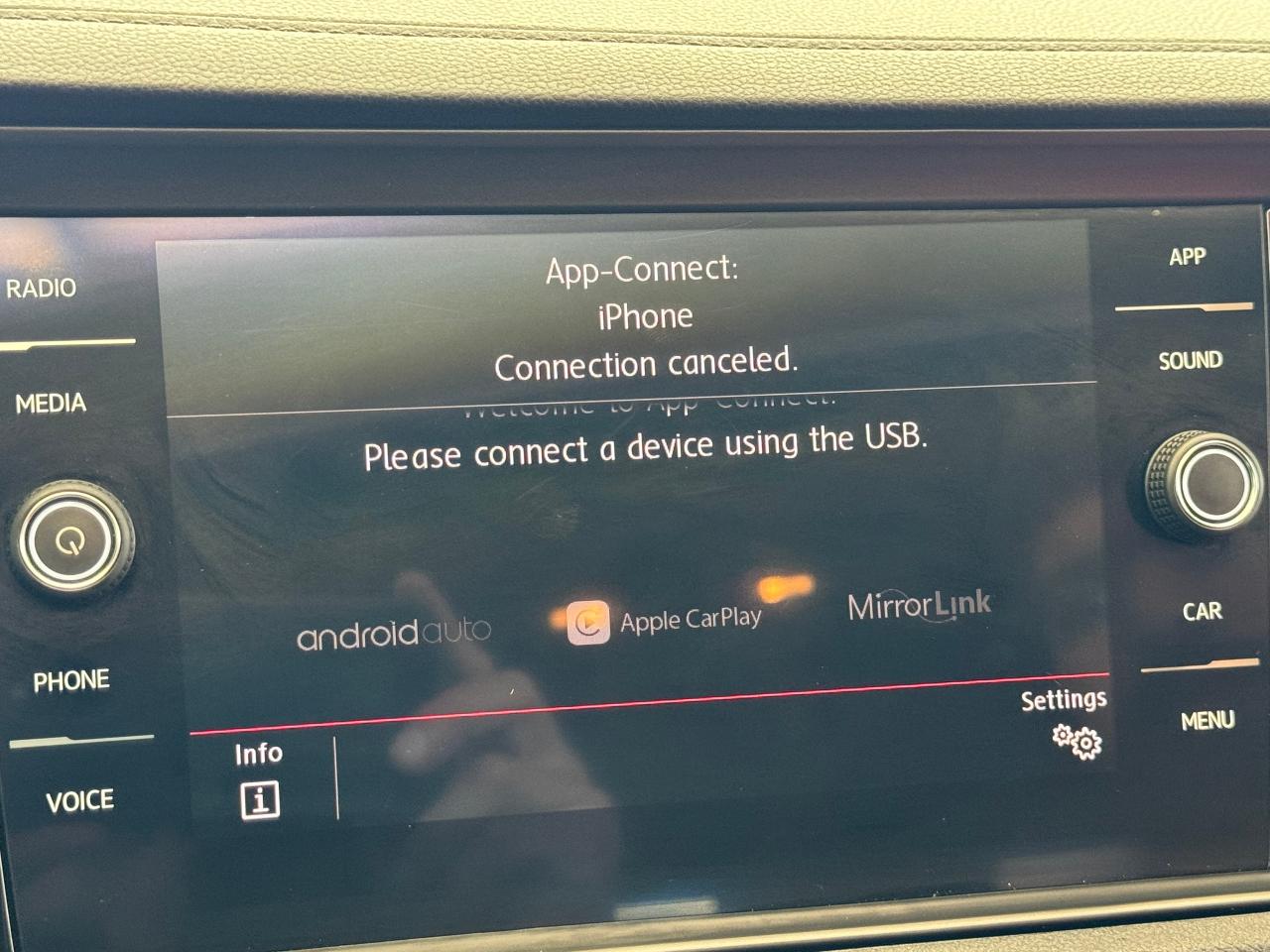 2019 Volkswagen Jetta Highline R-Line+Adaptive Cruise+CLEAN CARFAX Photo104