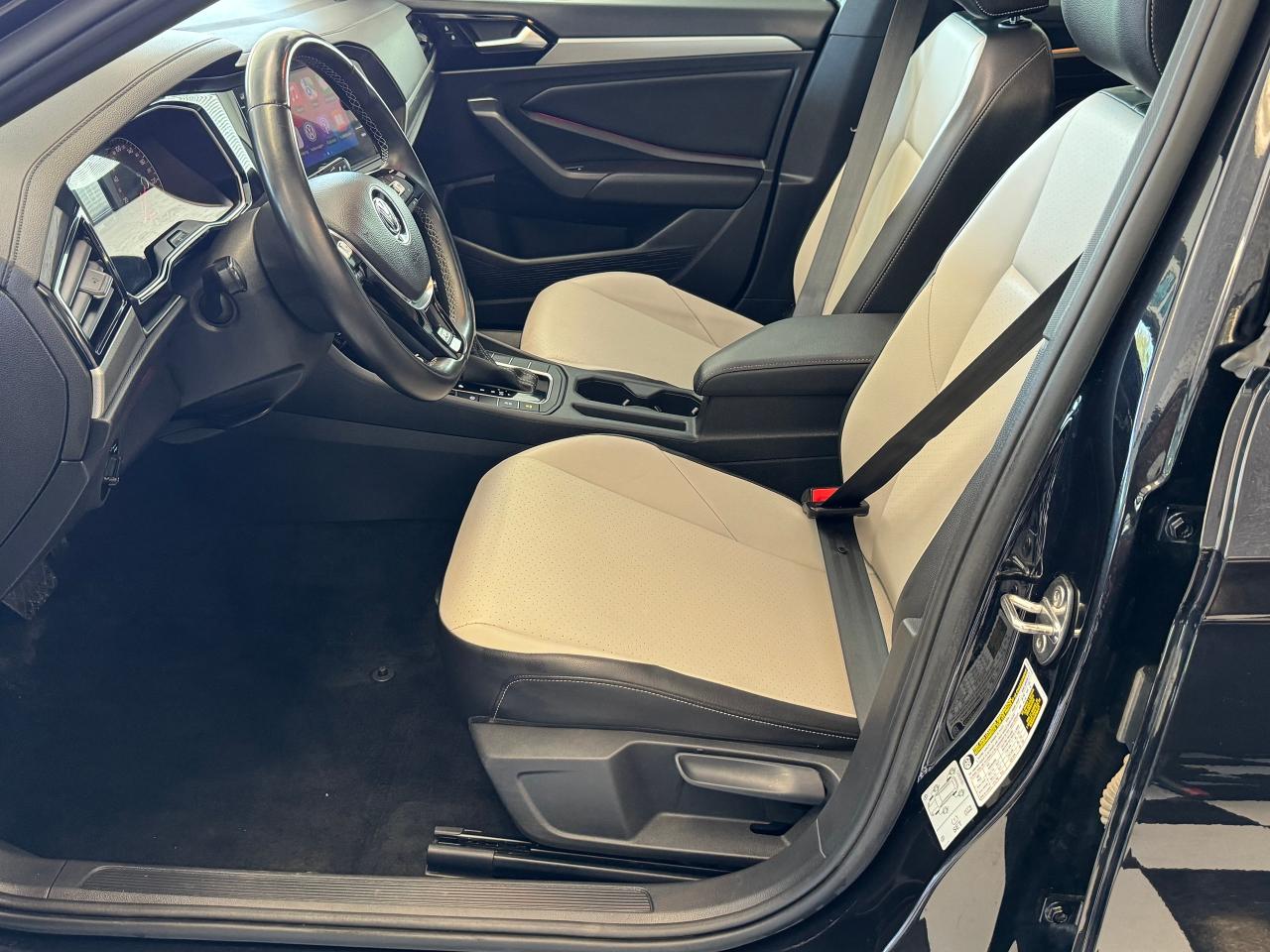 2019 Volkswagen Jetta Highline R-Line+Adaptive Cruise+CLEAN CARFAX Photo92