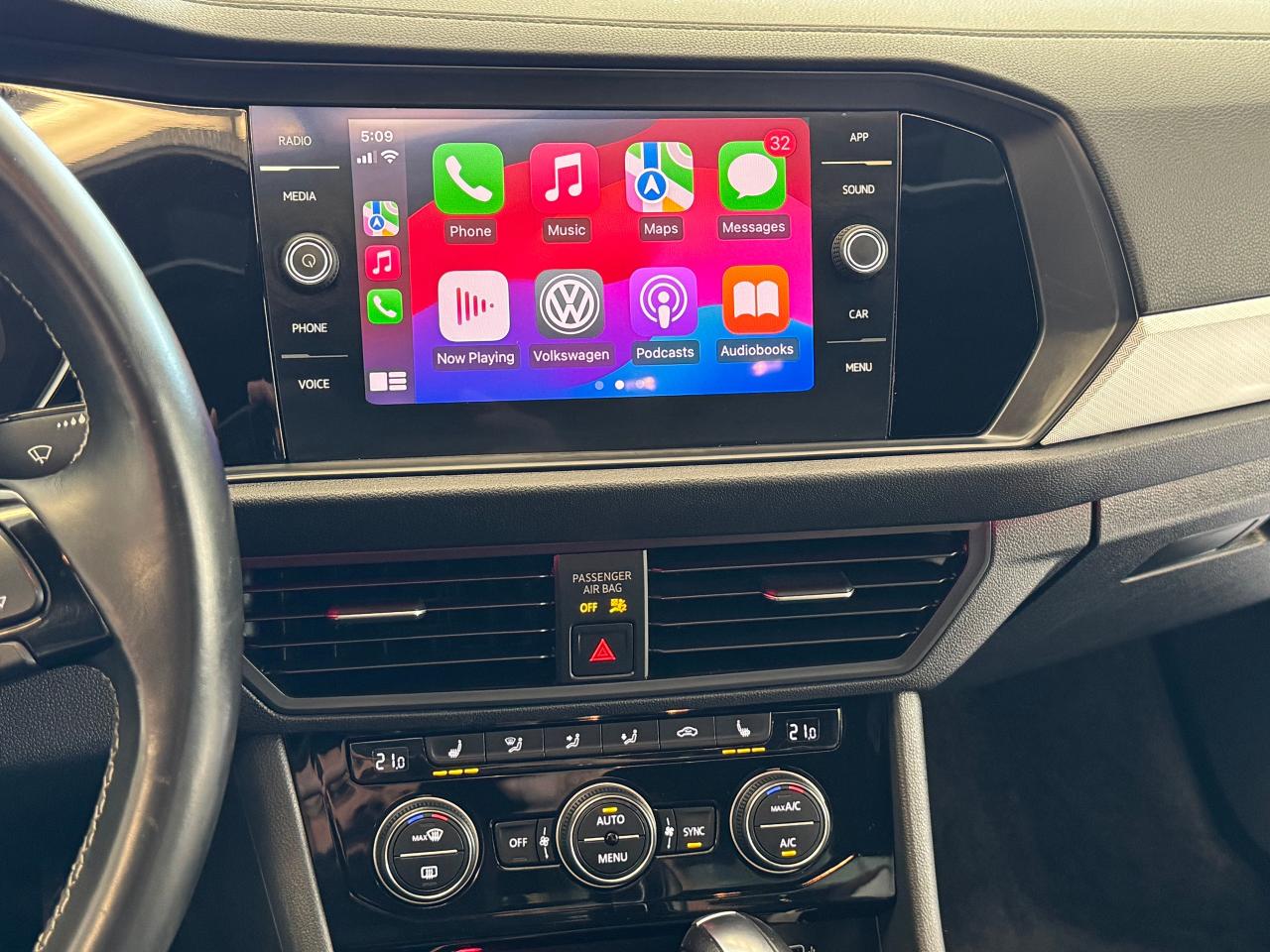 2019 Volkswagen Jetta Highline R-Line+Adaptive Cruise+CLEAN CARFAX Photo82