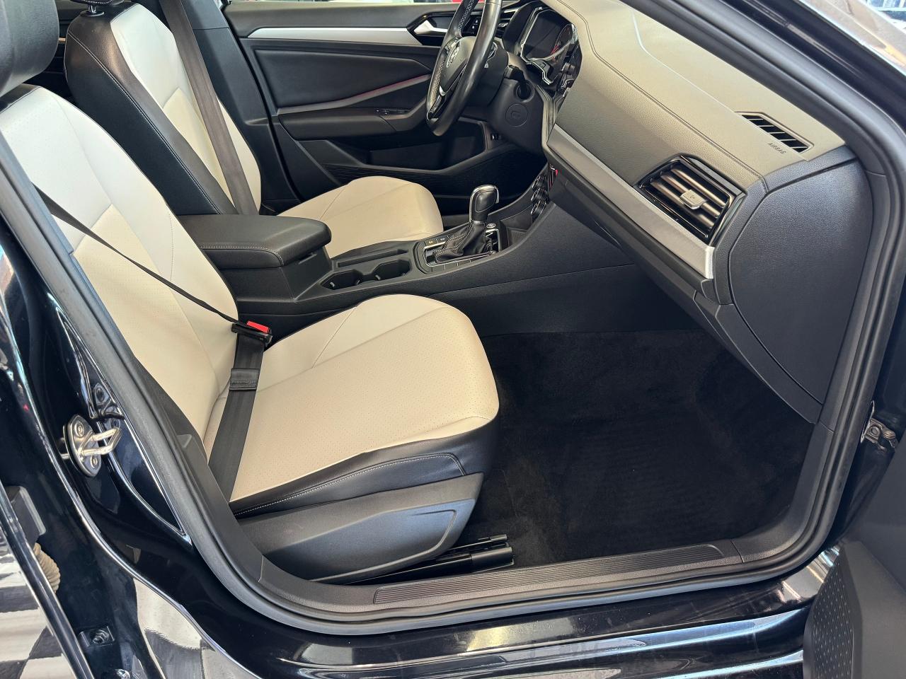 2019 Volkswagen Jetta Highline R-Line+Adaptive Cruise+CLEAN CARFAX - Photo #23