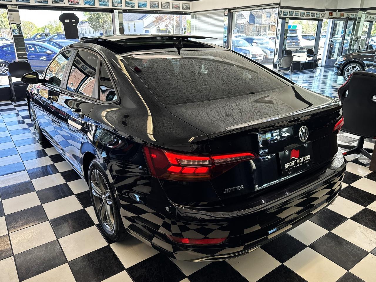 2019 Volkswagen Jetta Highline R-Line+Adaptive Cruise+CLEAN CARFAX - Photo #2