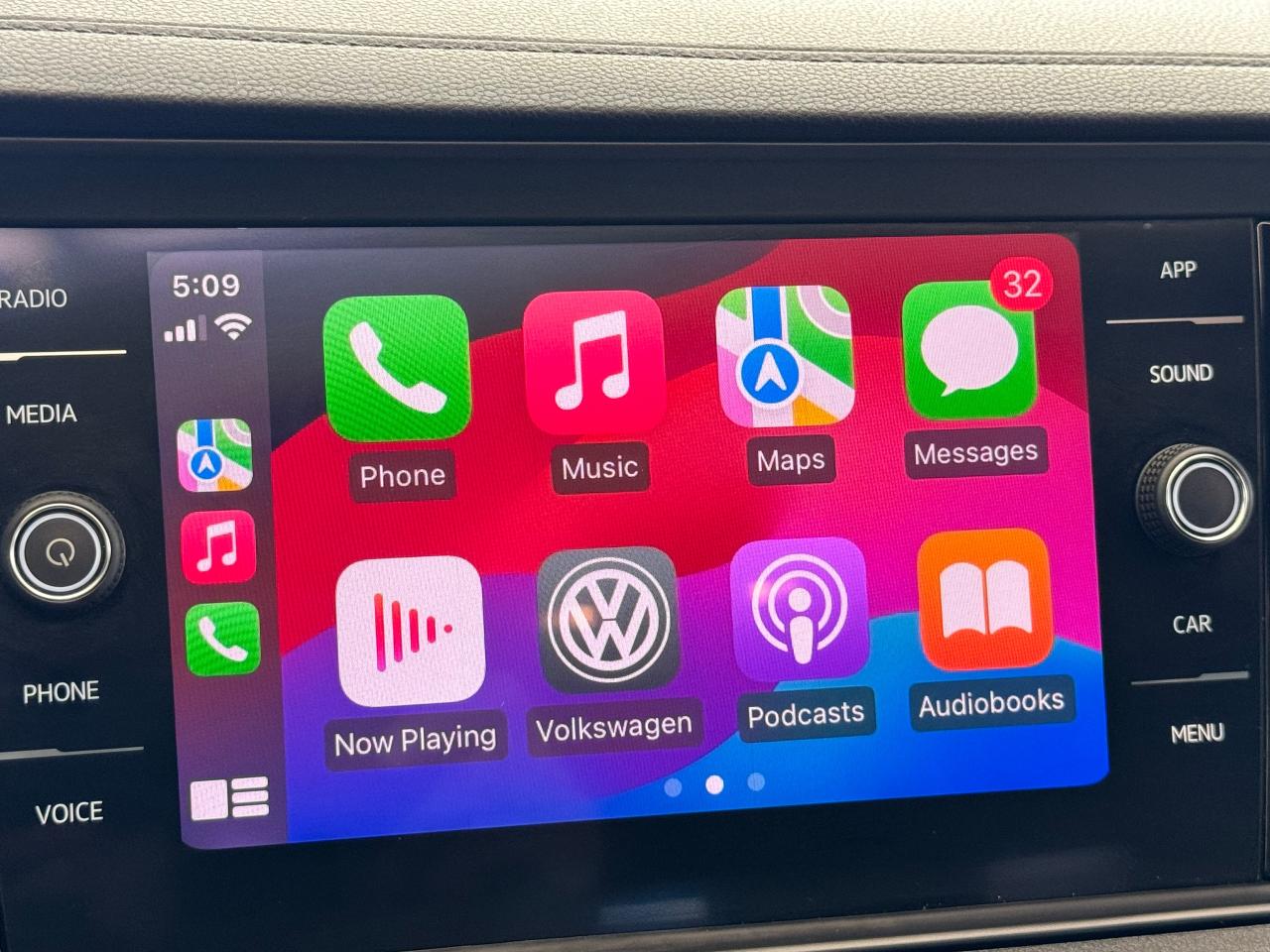 2019 Volkswagen Jetta Highline R-Line+Adaptive Cruise+CLEAN CARFAX Photo101