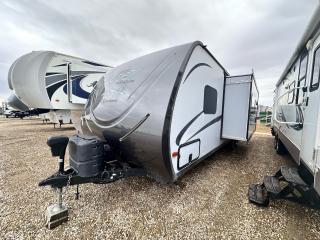 Used 2017 APEX 288BHS  for sale in Camrose, AB