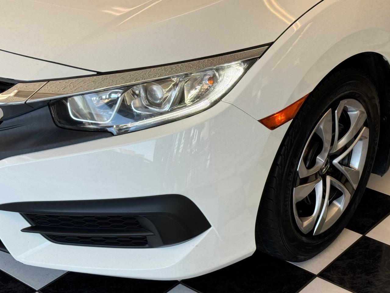 2016 Honda Civic LX+LOW KMS+APPLEPLAY+A/C+CAMERA+CLEAN CARFAX Photo99