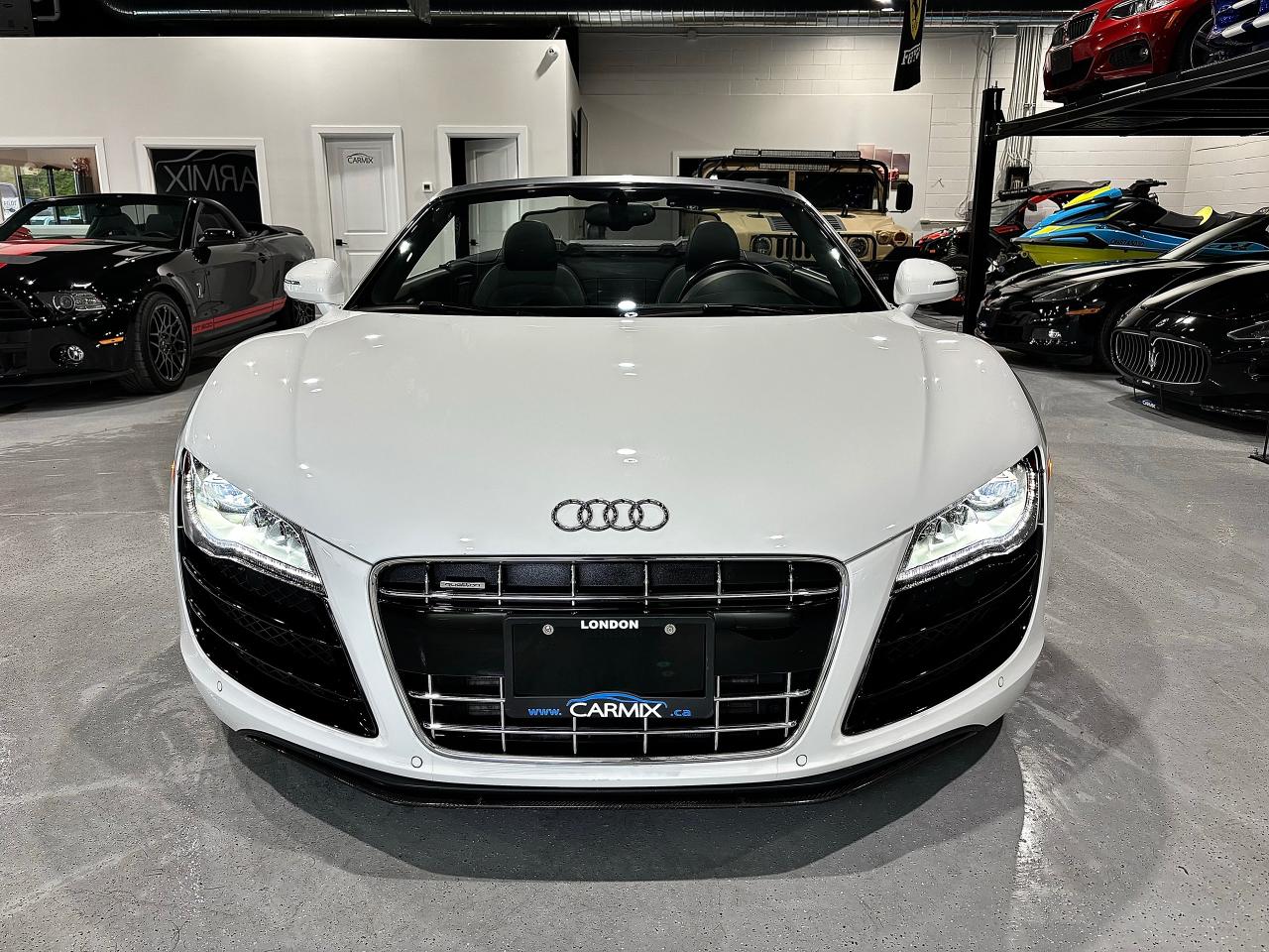 2011 Audi R8 2dr Conv Spyder Man 5.2L - Photo #2