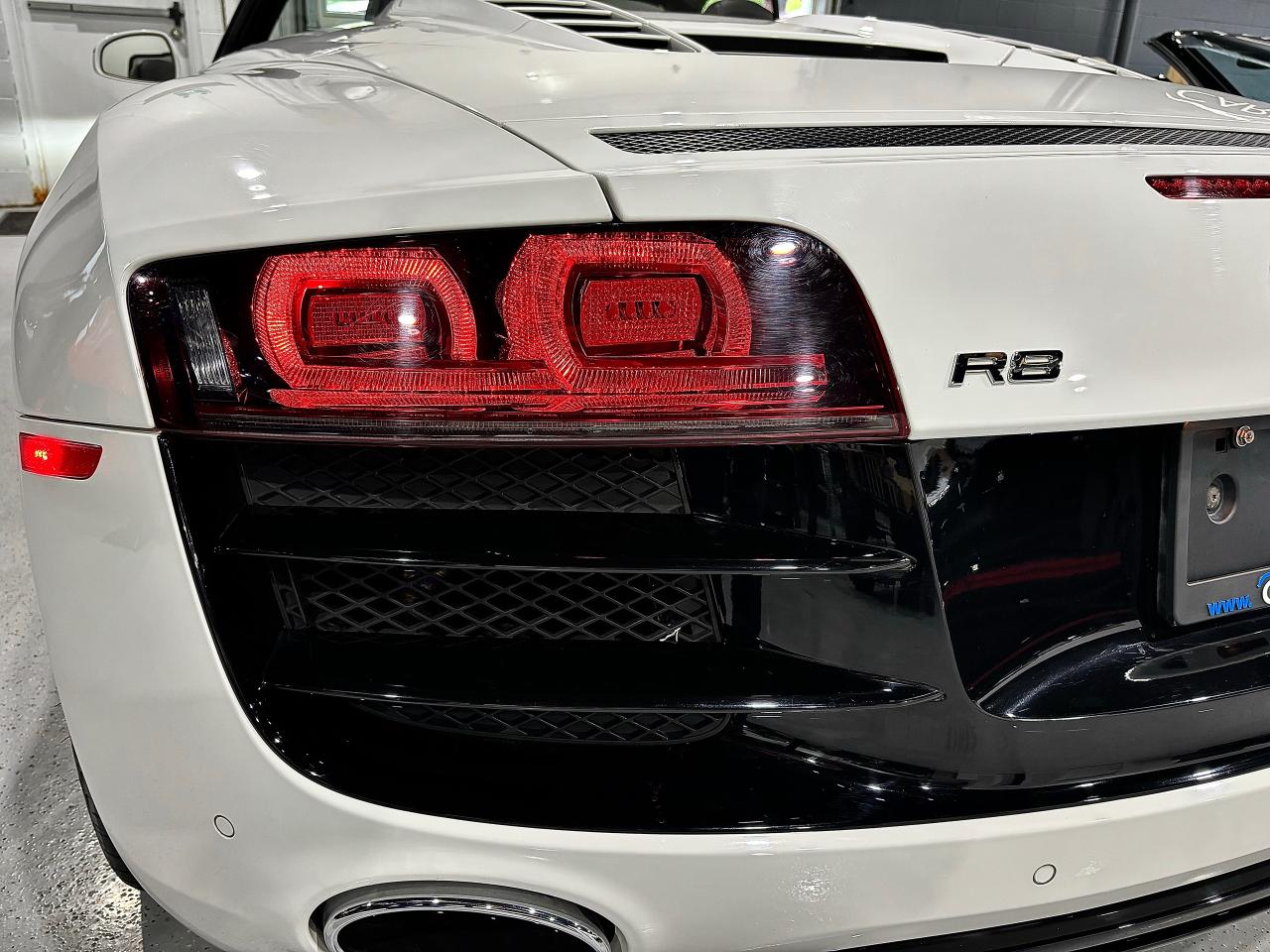 2011 Audi R8 2dr Conv Spyder Man 5.2L - Photo #11
